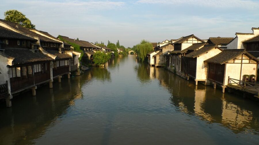 Wuzhen Private Full-Day Tour from Shanghai - The water market and the food district