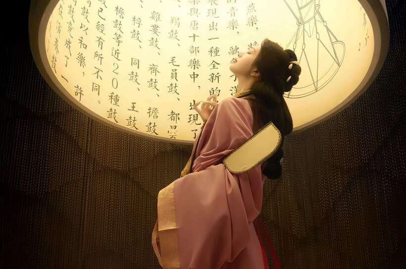 Xi'an: Hanfu and Tang Dynasty Costume Photo Shoot - Softer photographs at Xingqing Palace and Da Tang Ever Bright City