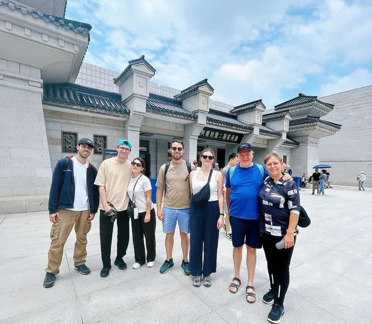 Xi'an in A Day: Terracotta Army+City Highlights+Family Lunch - Small group or private tour?