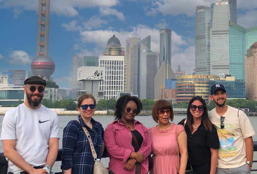 Yu Garden, Old Street, Bund & Zhujiajiao Water Town Bus Tour - Lunch before exploring the water town
